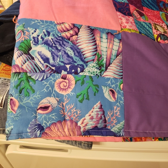 Hand-made Lap Quilt or for Baby, Toddler or Small Child - Picture 5 of 8